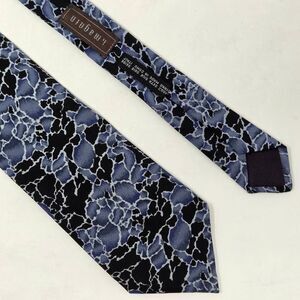 HIROKO KOSHINO CRAVAT SILK TIE BLUE BLACK ROCK ABSTRACT VINTAGE 3" X 56"